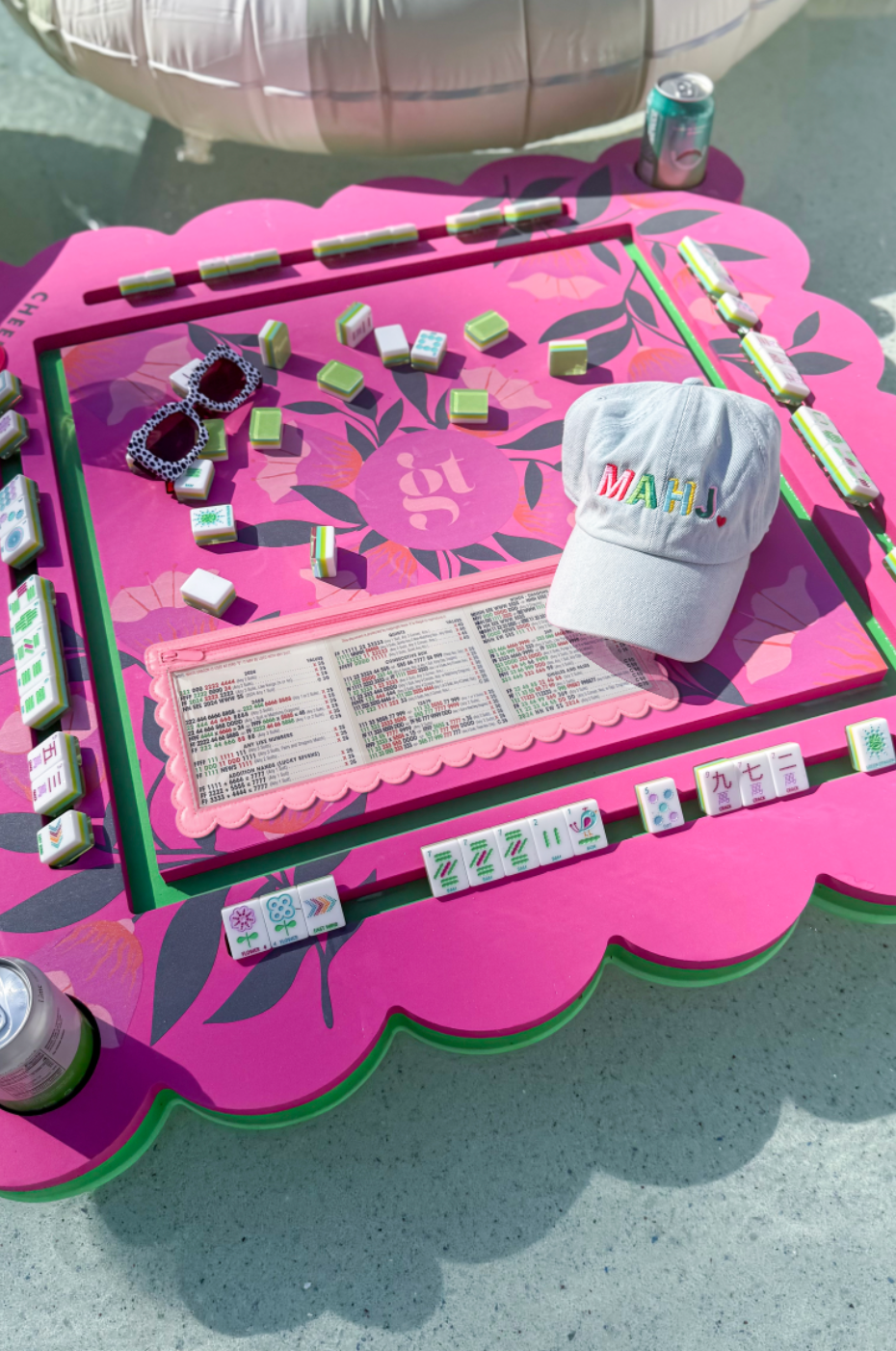Splash-Proof Mahjong Card Holder for Pool Mahjong - Pink Scallops (preorder)